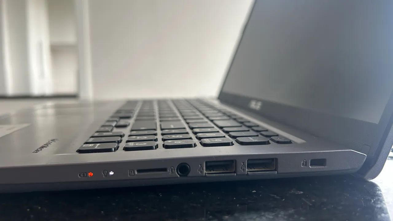 Notebook ASUS; Ryzen 7; 8GB RAM  - Foto 2