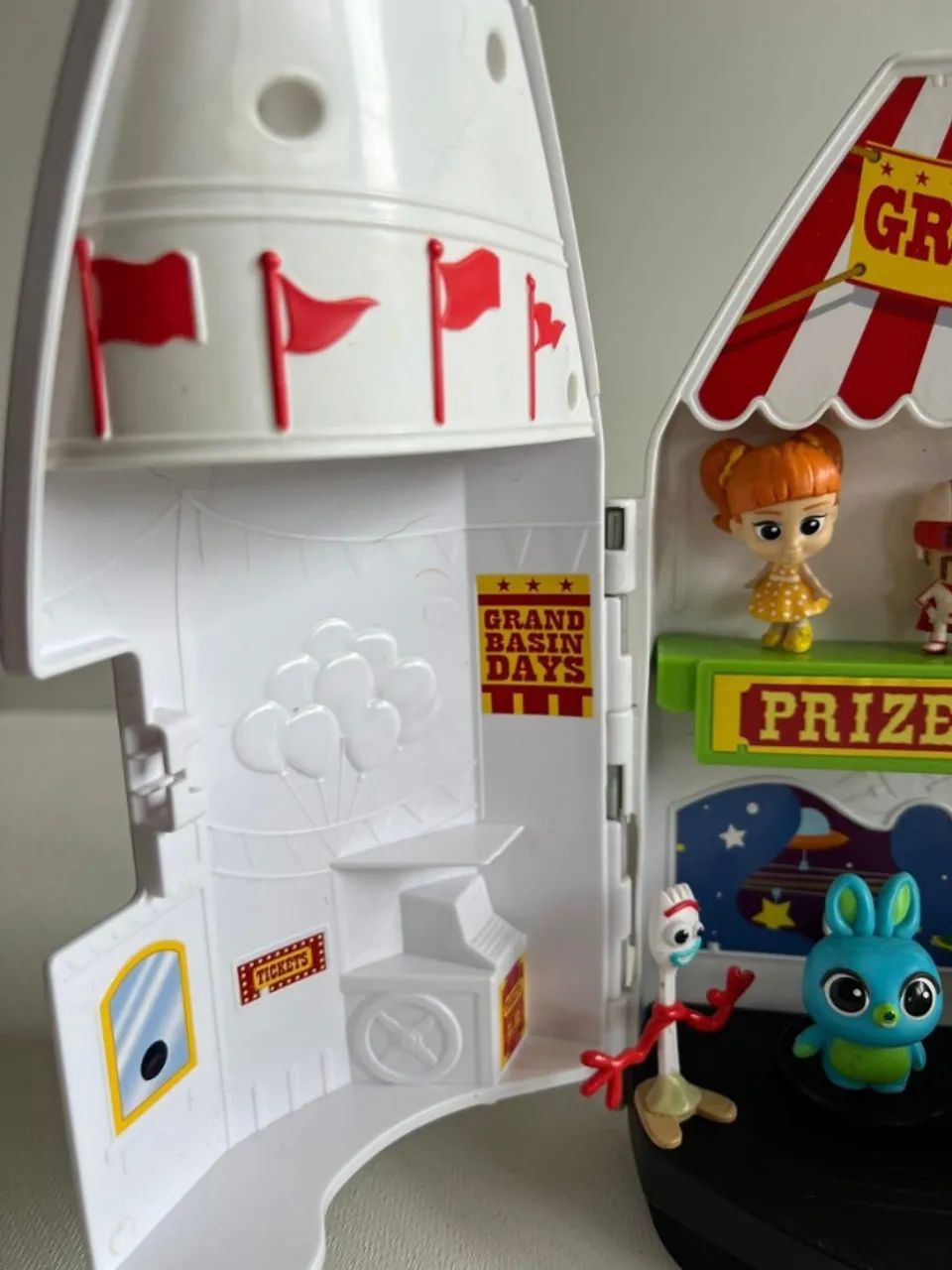 Buzzlightyear Stars Adventurer play set com os personagens q aparecem nas fotos, 25x23 cm  - Foto 4