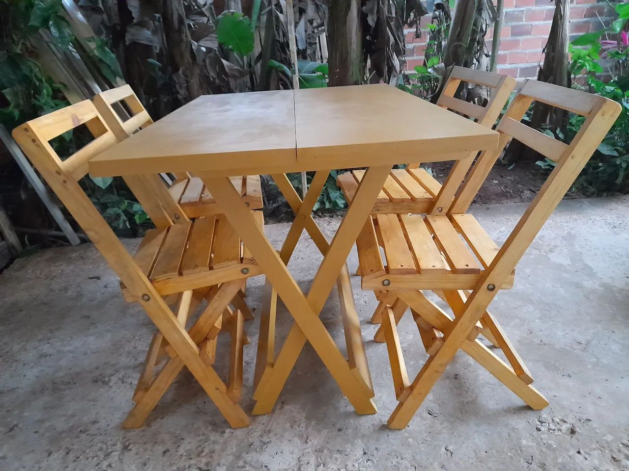 Mesa dobravel com  4 cadeiras  - Foto 3