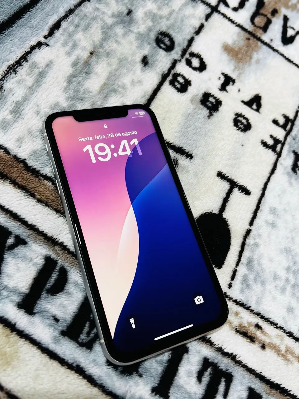 Vendo iphone xr conservado 64 giga. - Foto 2