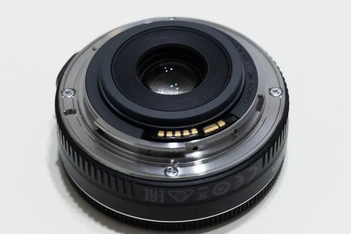Lente Canon EF-S 24mm f/2.8 STM - Foto 4