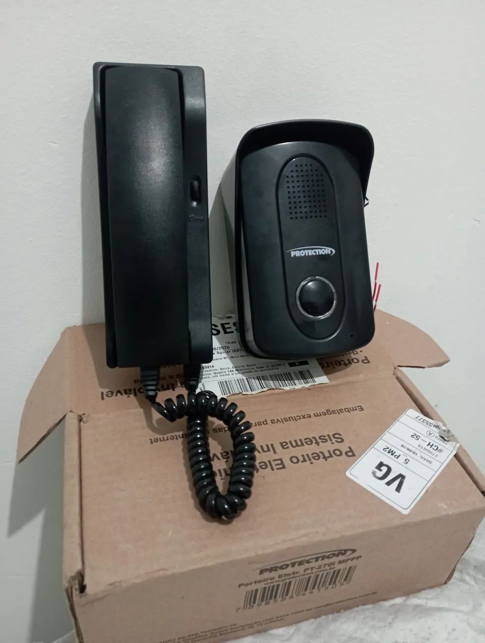 Interfone com fechadura elétrica 