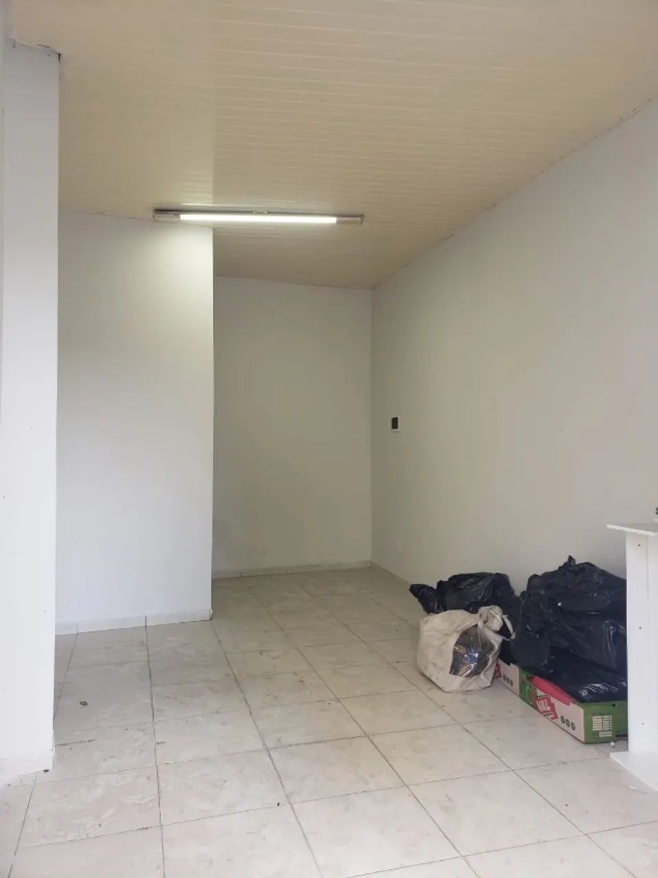 Alugo Loja em excelente ponto comercial do Caiçara - Foto 2