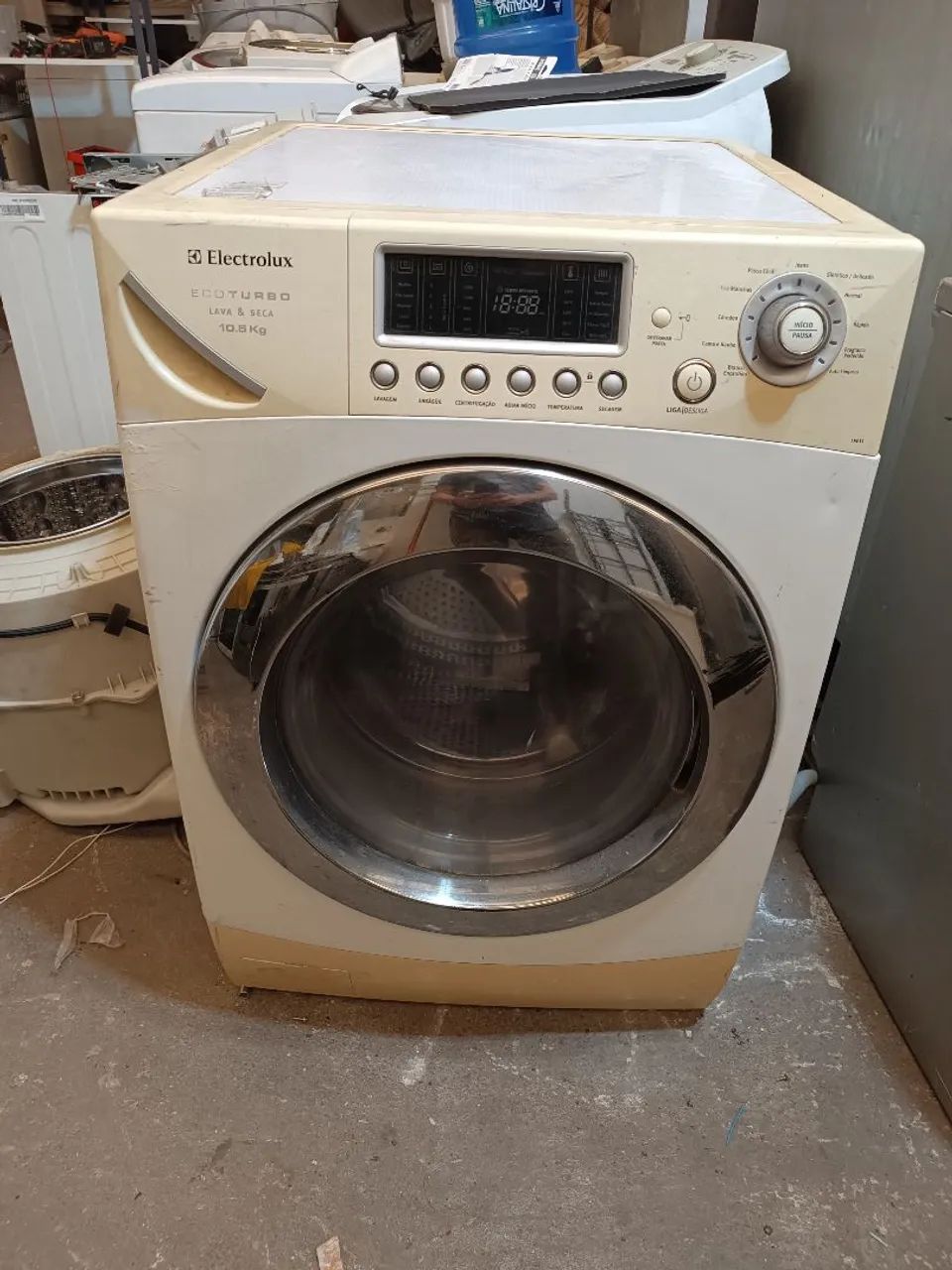Lava e seca Electrolux ecoturbo 10 kg