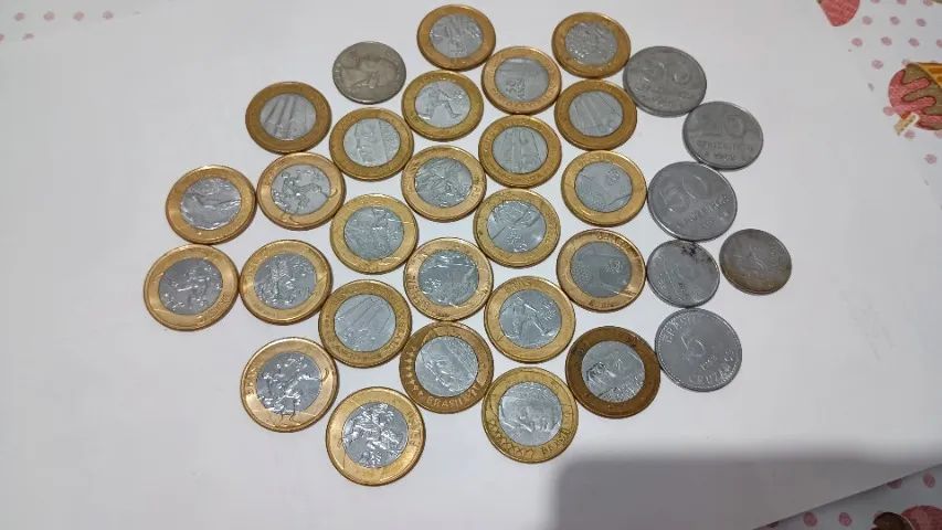 coleção de moedas e dinheiro em papel - Foto 4
