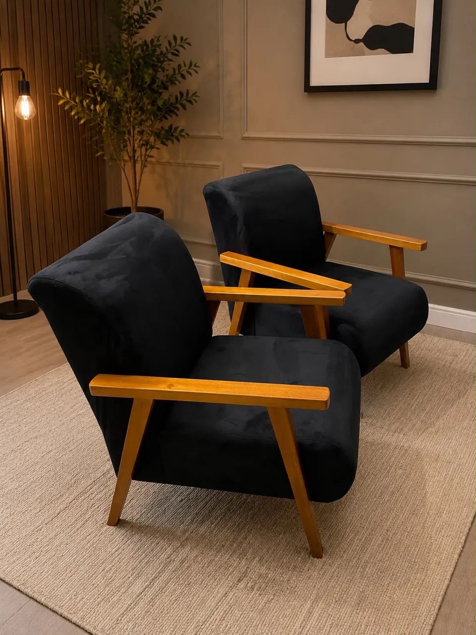 POLTRONA OLÍVIA BRAÇOS MADEIRA MACIÇA EM SUEDE,  - Foto 2