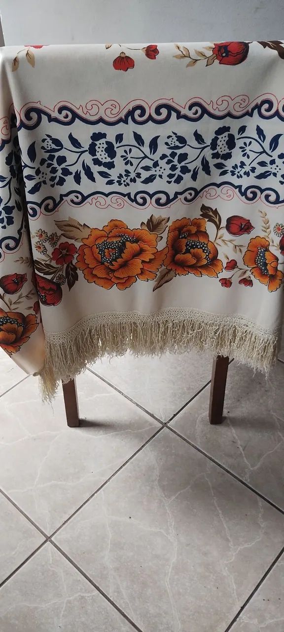 Colcha grande ( de cama ) nova. 