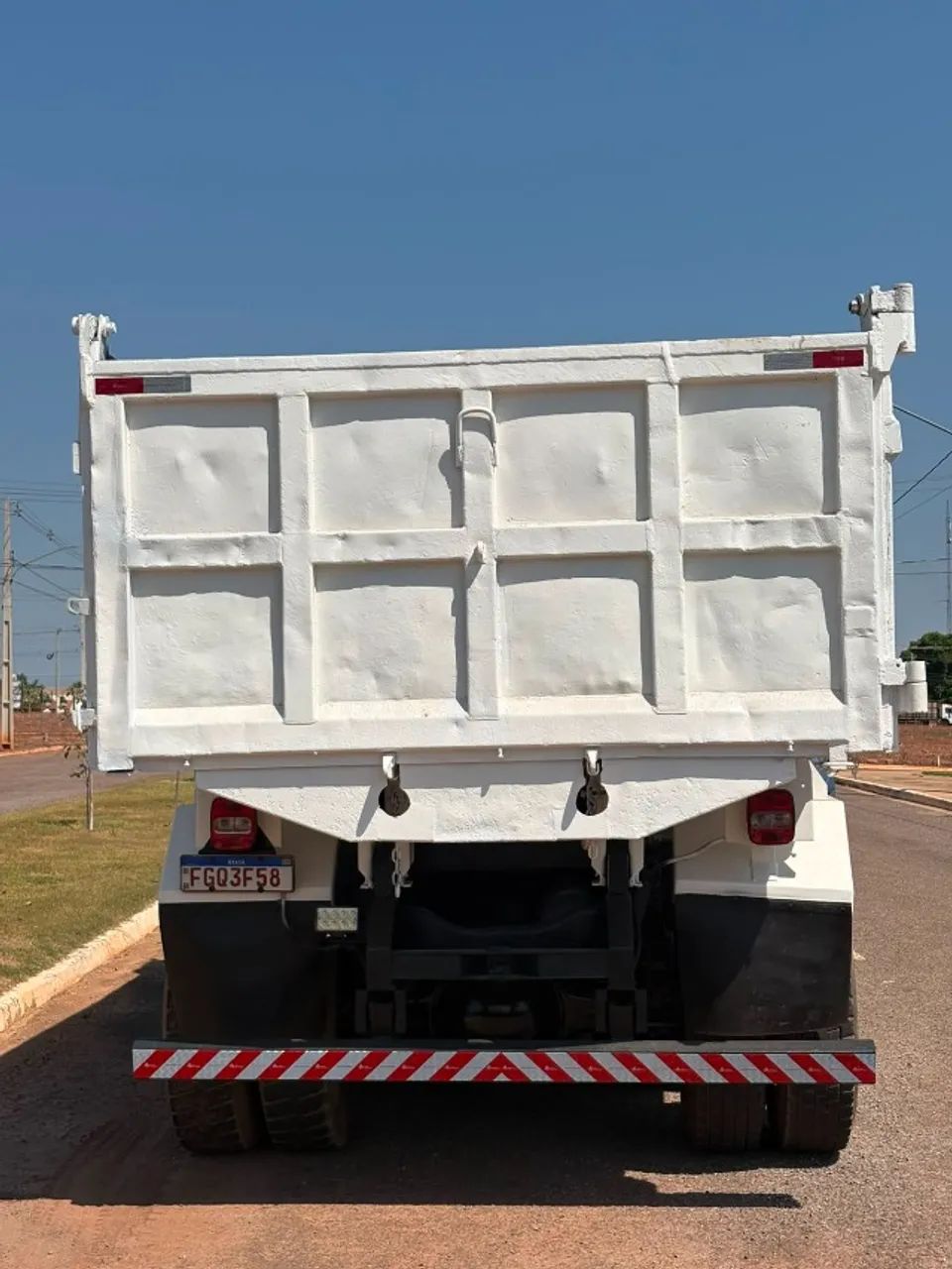 VW 31.280 6X4 2013 - CAÇAMBA BASCULANTE  - Foto 4
