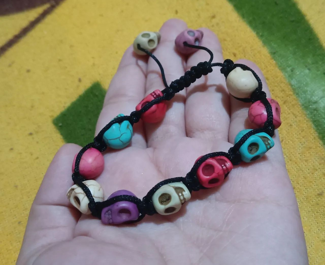 Pulseira caveirinhas coloridas!!!