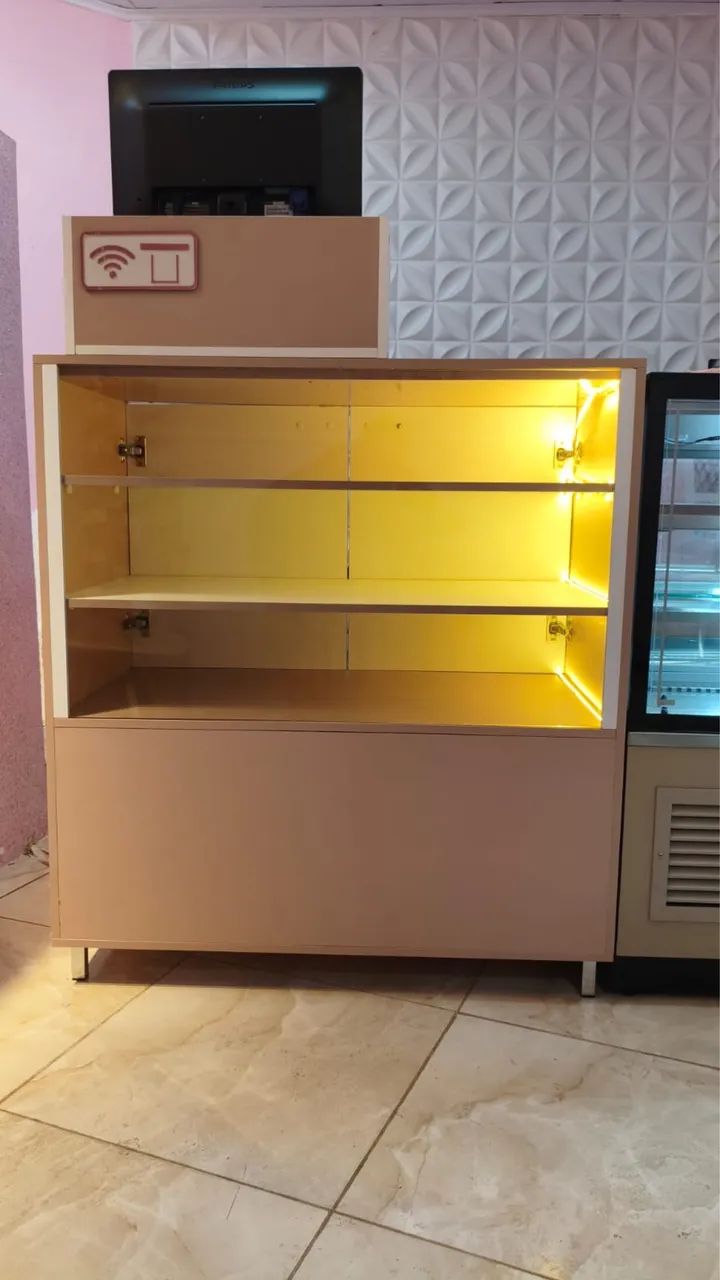 Vendo balcão em MDF com Vidro Frontal - Foto 3