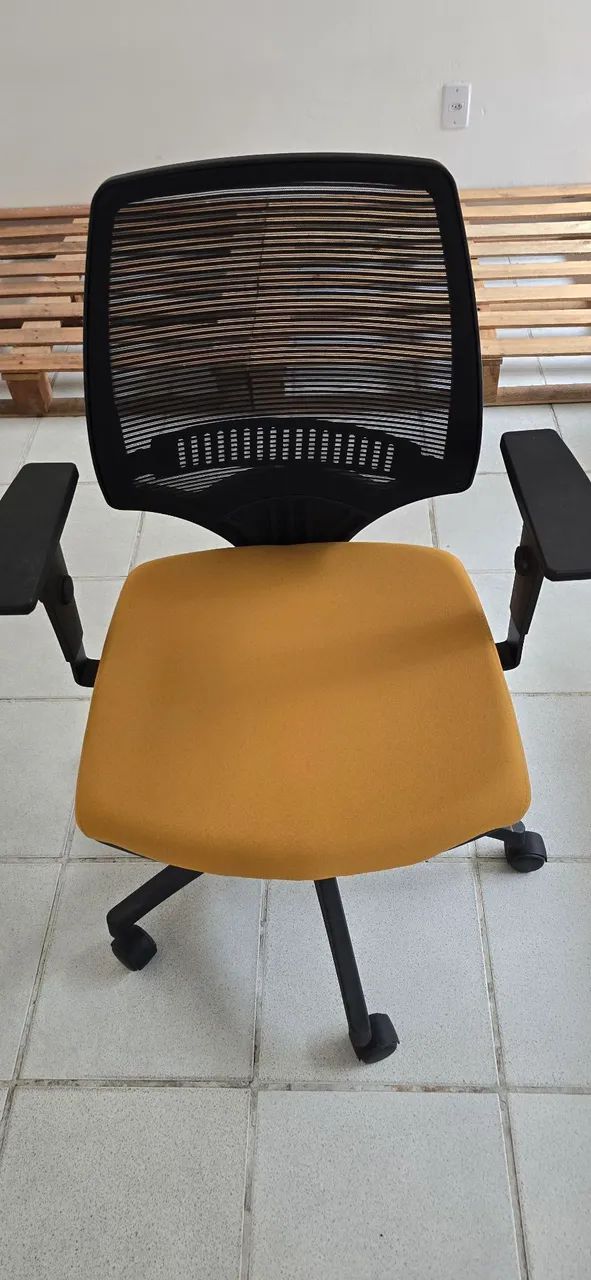 Mesa de Reunião em MDF com cadeiras  - Foto 4