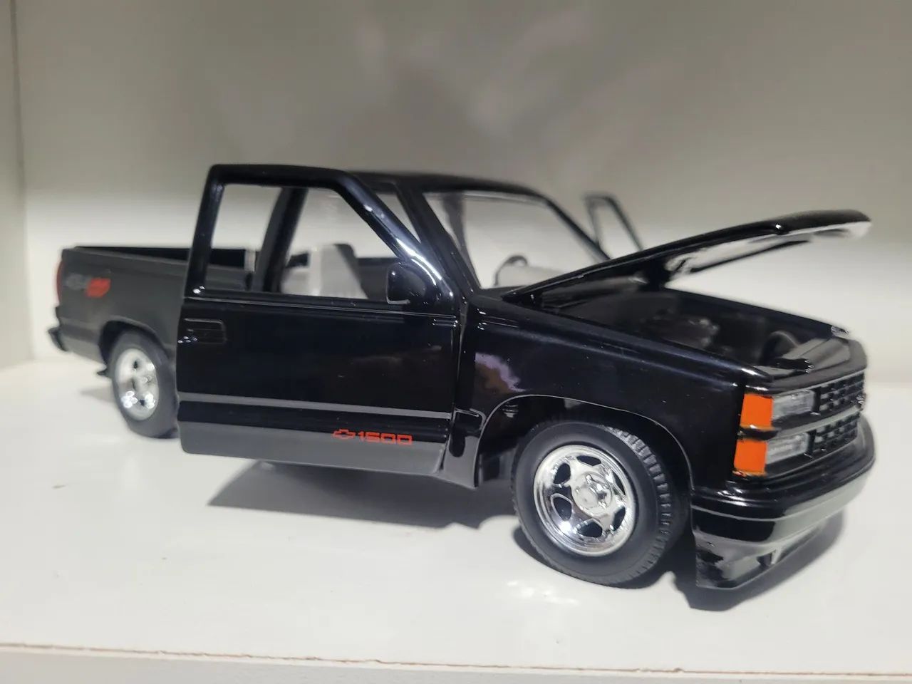 Miniatura Silverado 1/26 - Foto 2