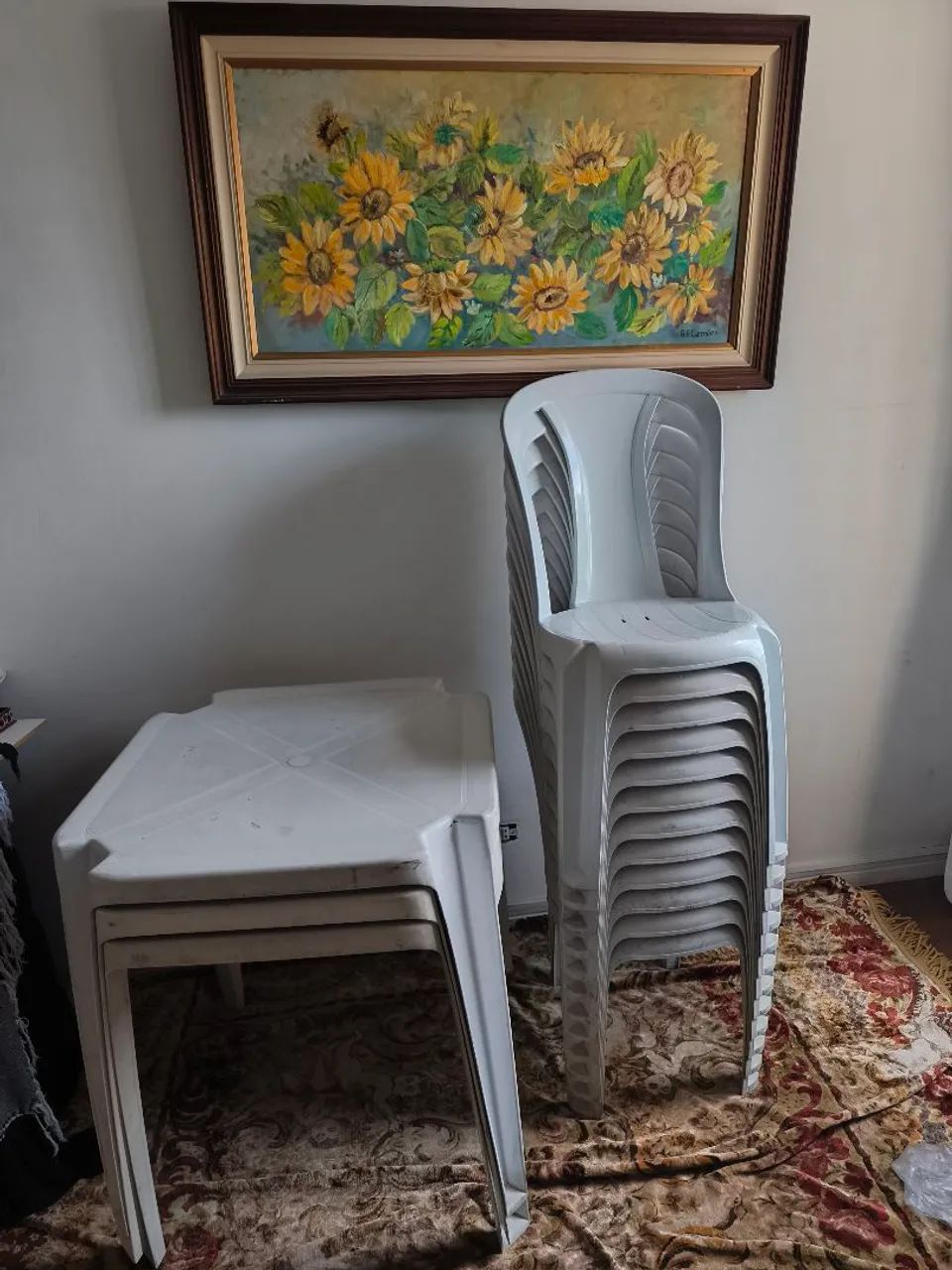 Mesas e cadeiras plásticas 