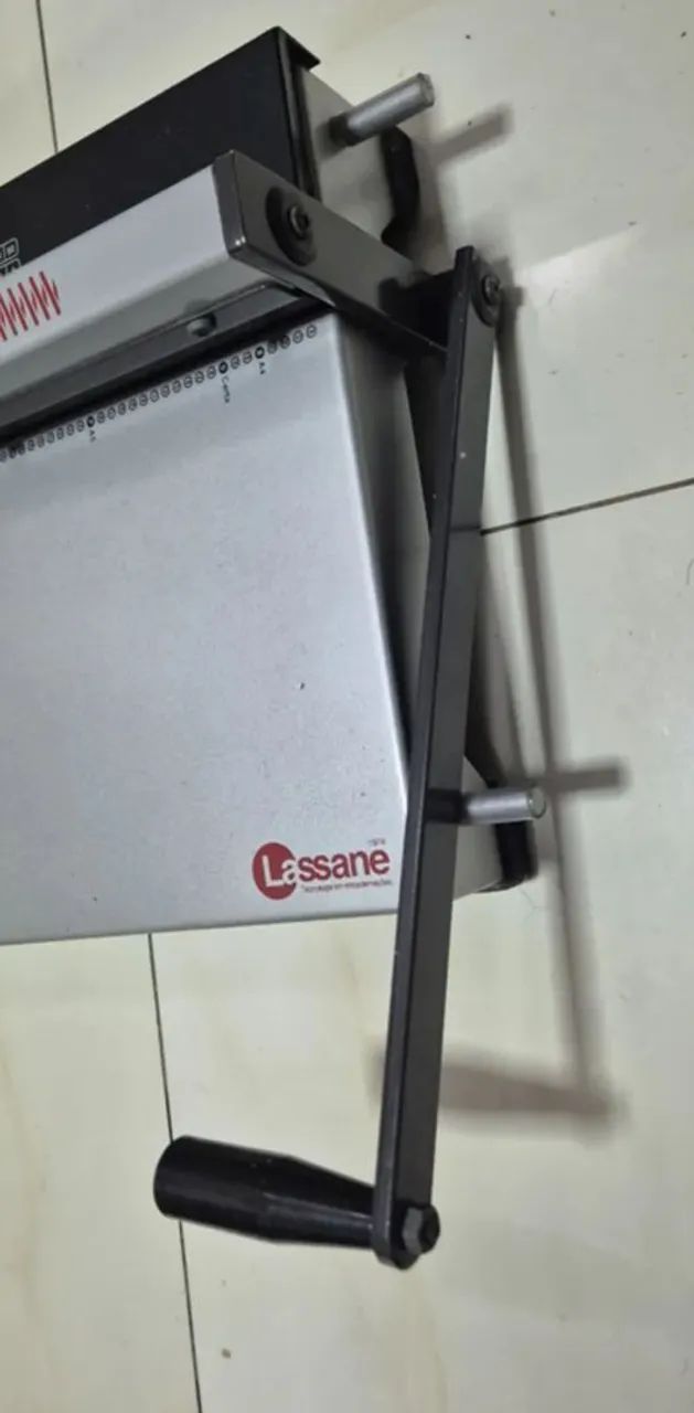 PERFURADORA PARA ENCADERNAÇÃO ESPIRAL LASSANE ESPIRAMATIC OFÍCIO MANUAL A4. - Foto 2