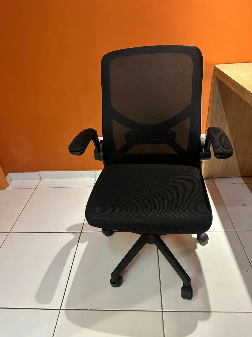 Cadeira de Escritório - Confortável e em  estado de nova 