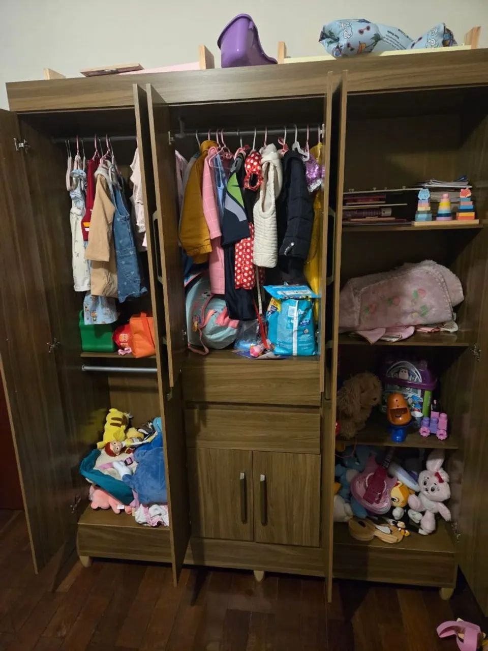 Guarda Roupa 6 portas e gavetas  - Foto 2