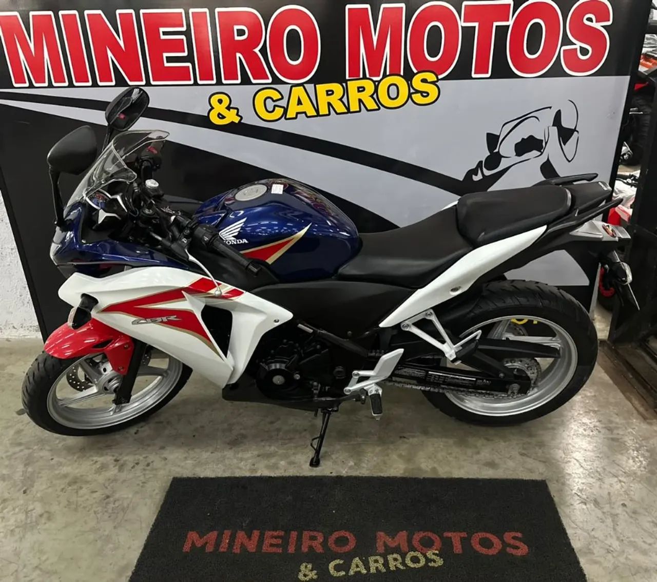 CBR 250R - Foto 4