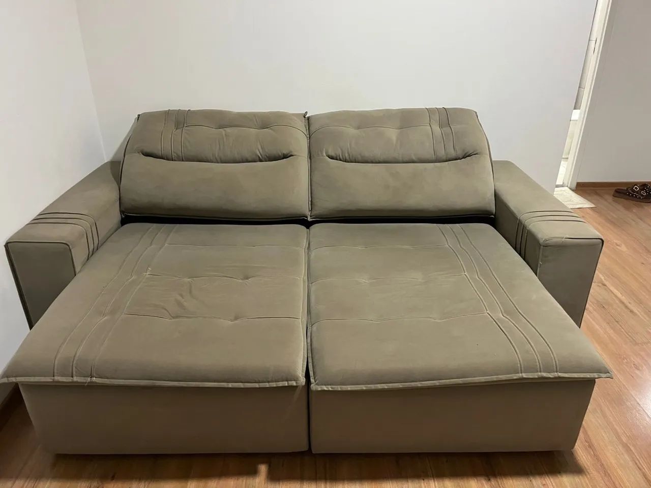 Mesa de jantar 4 lugares + Sofá retrátil - Foto 3