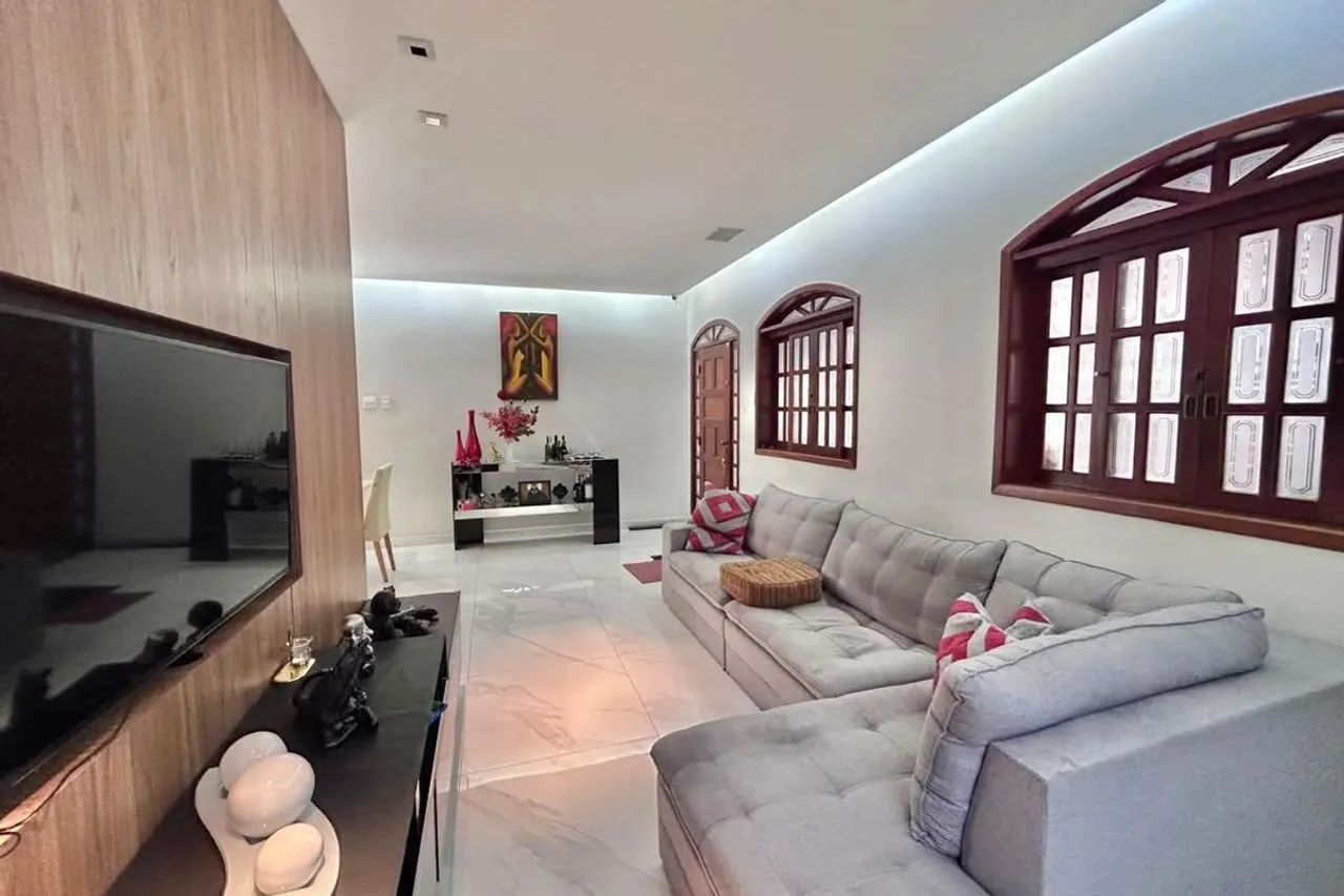 Casa à Venda - Bonfim, 4 Quartos, 200 m2