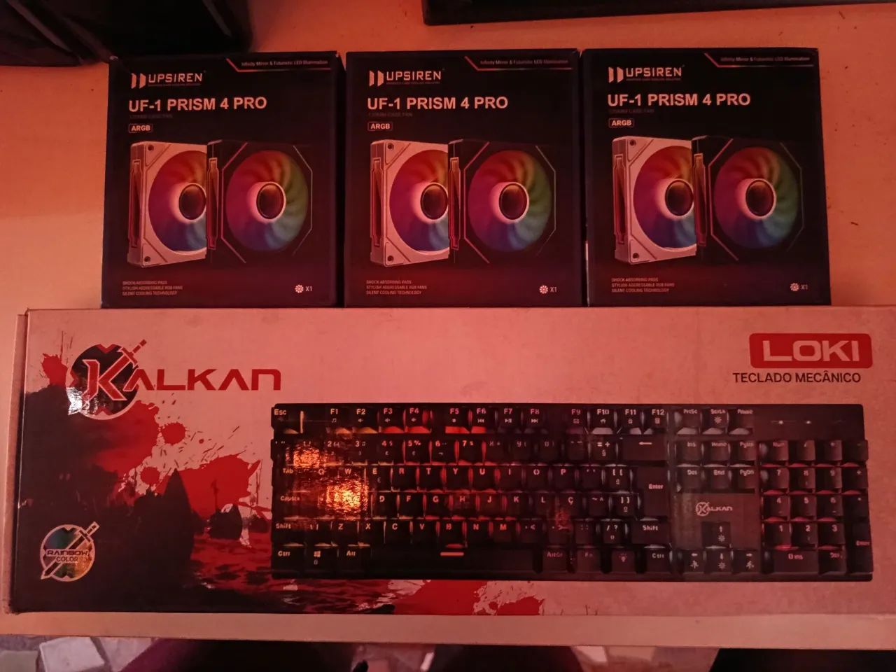 Teclado mecânico e coolers 