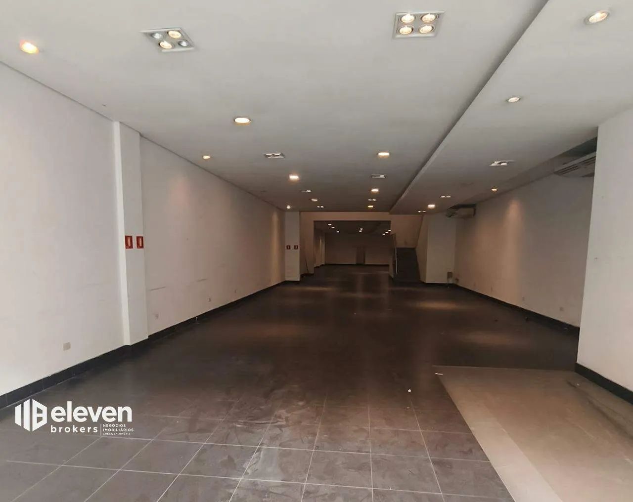 Ponto Comercial de 595 m² Próximo à FATEC, no Centro de Santos - Foto 4