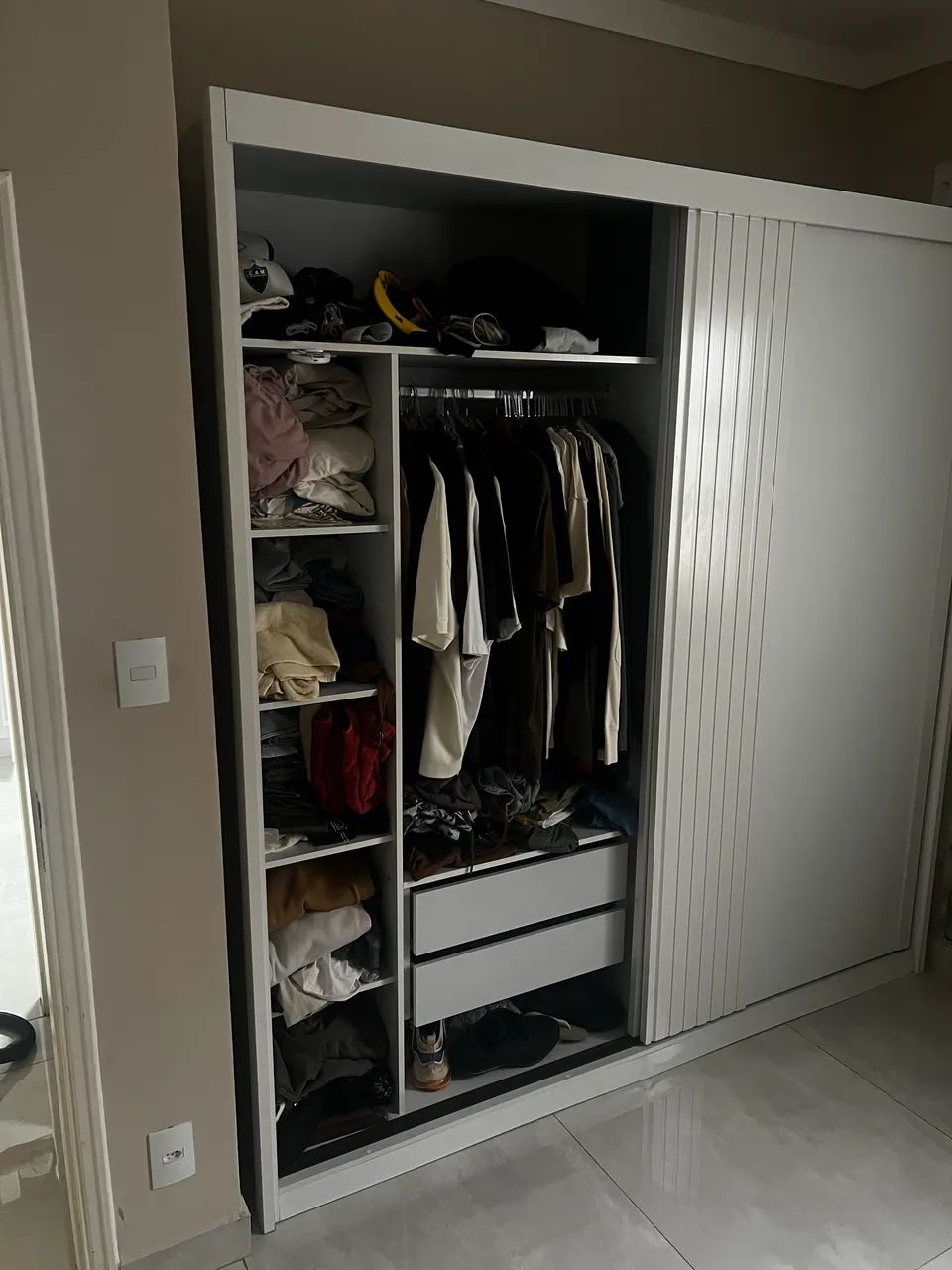Guarda Roupas em mdf 2 portas de correr branco - Foto 3