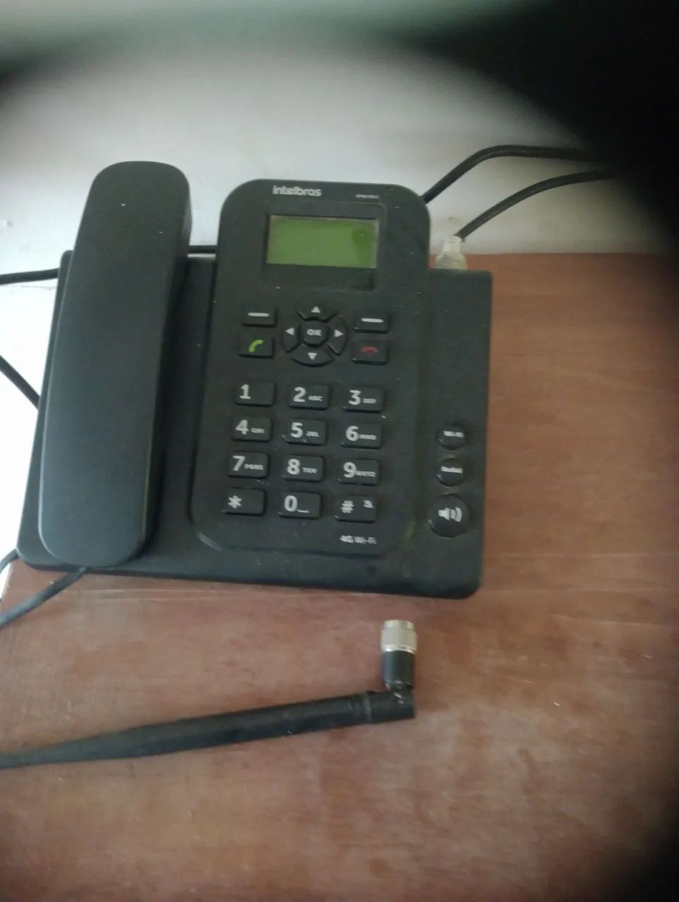 Vendo um celular rural que pega wi-fi com antena e cabo completo