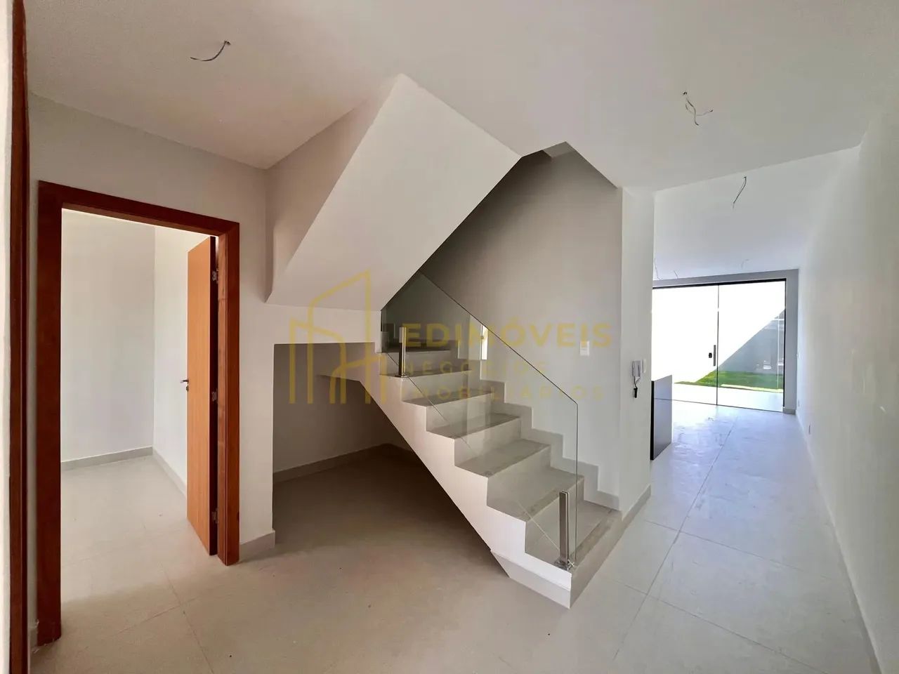 Venha Conhecer: Casa com Varanda e Closet em Morada de Laranjeiras! - Foto 3