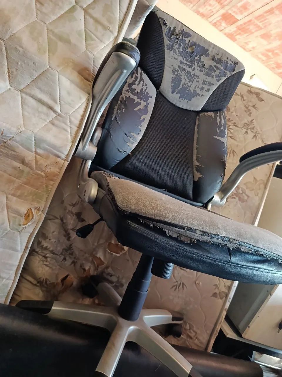 Cadeira com braço rodinha - Foto 2