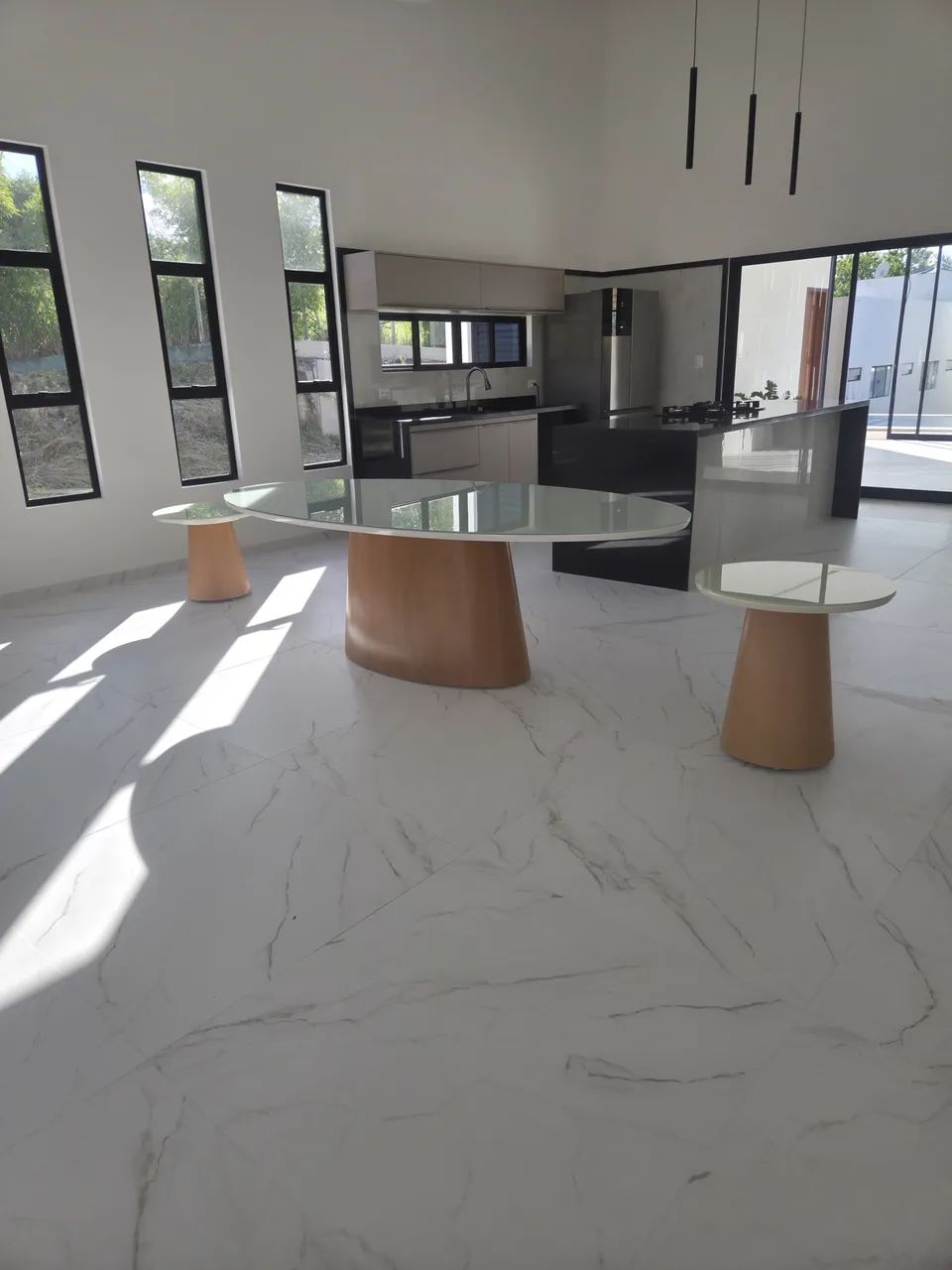 Mesa de Jantar 2,10m Oval com Vidro | Direto de Fábrica