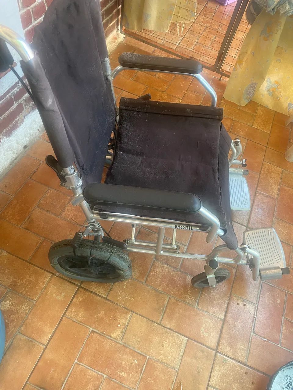 Cadeira de roda 250 - Foto 2