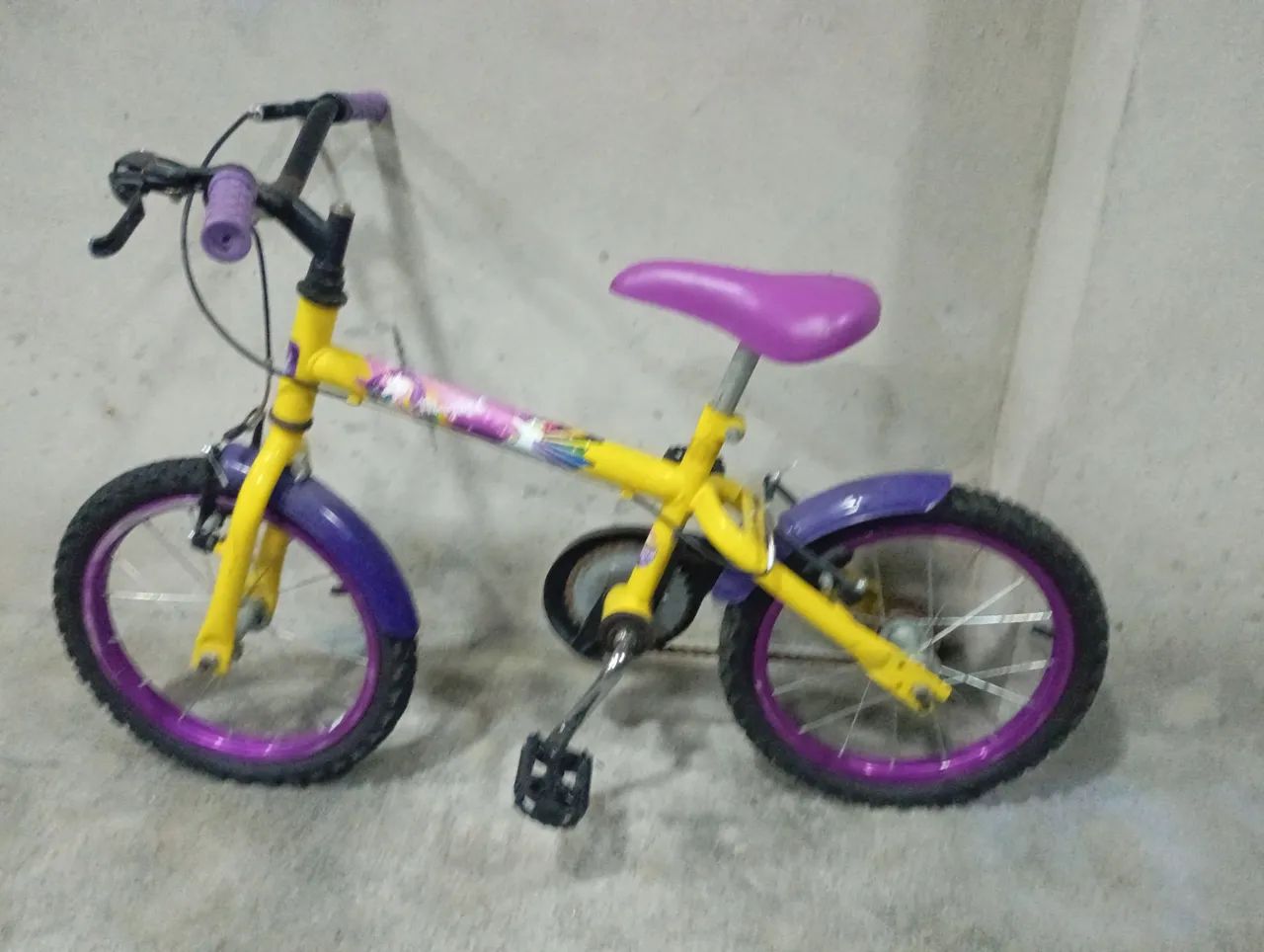 Bicicleta menina
