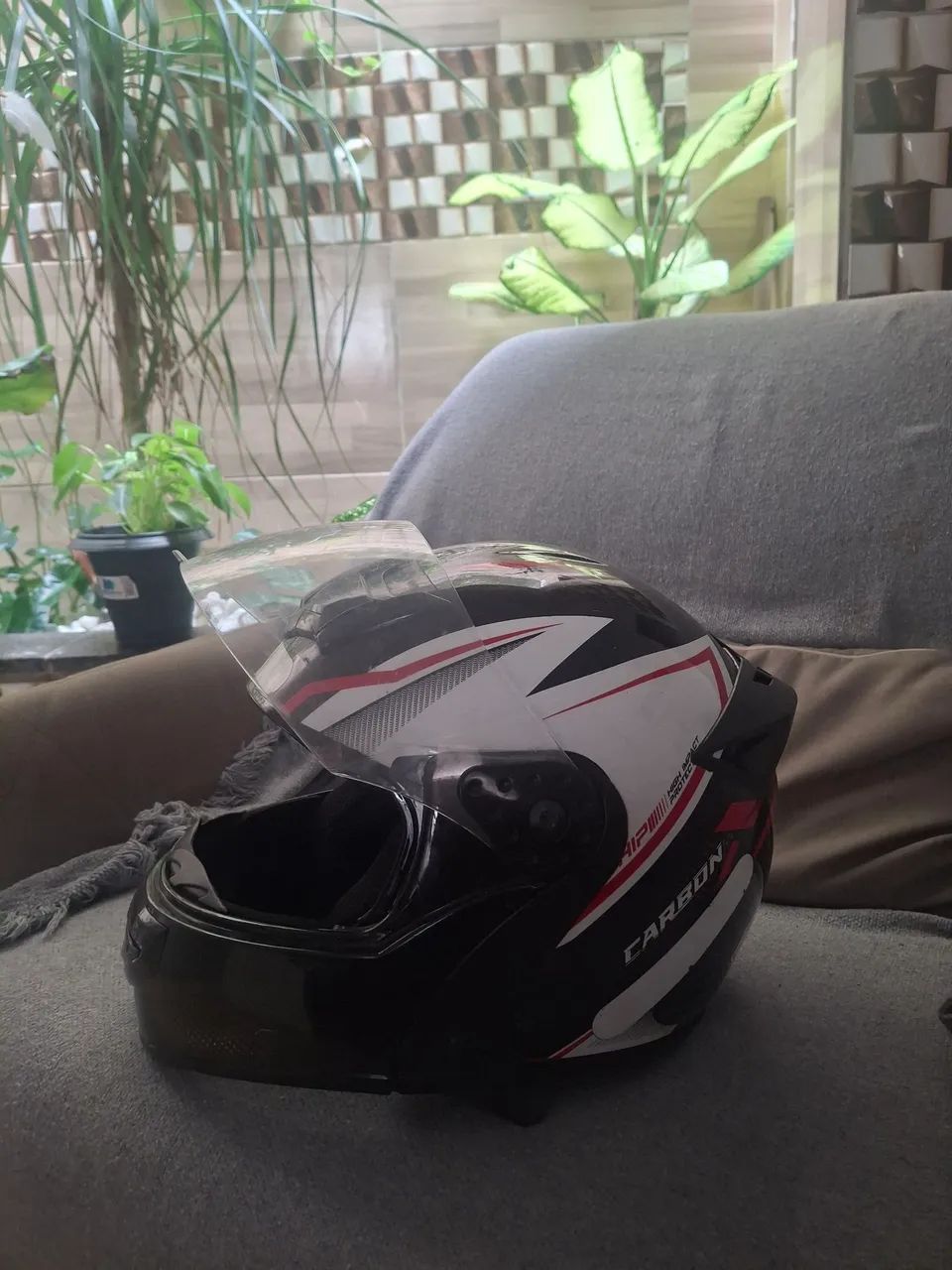 Capacete seminovo