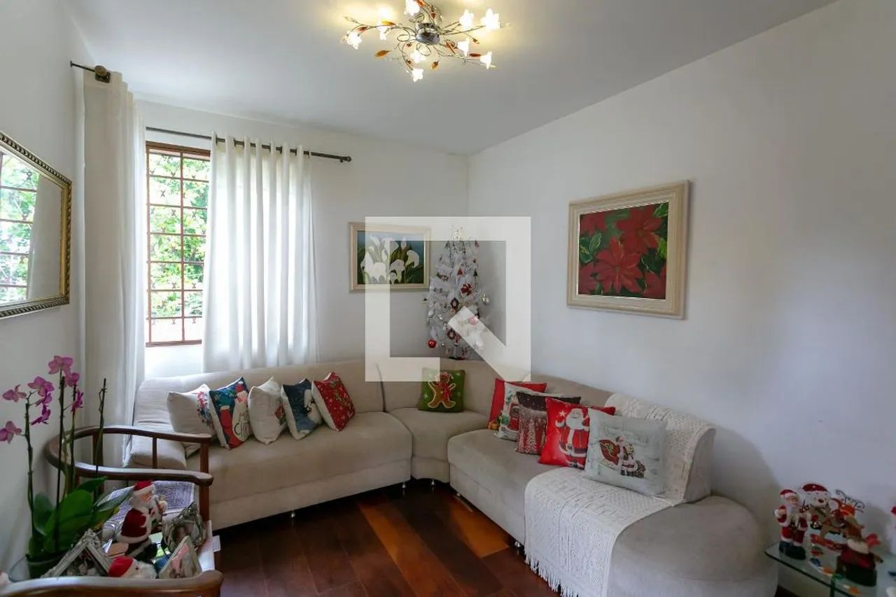 Casa à Venda - Cachoeirinha, 3 Quartos, 200 m2