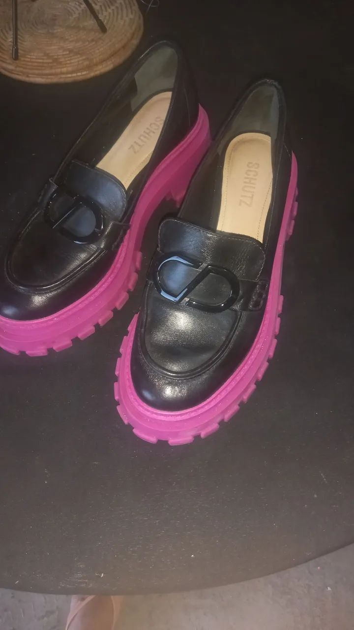 Mocassim Schutz com salto bloco tratorado na cor rosa - Foto 3