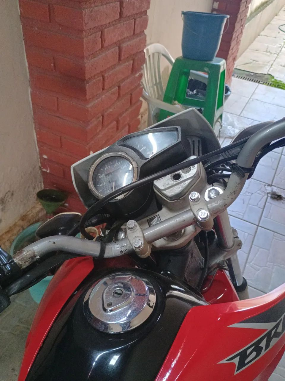 Abaixo da tabela 