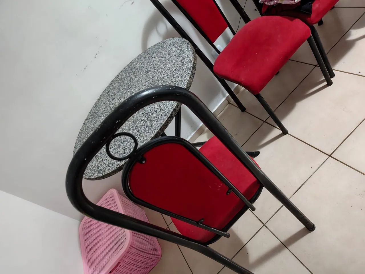 Mesa com 4 cadeiras - Foto 4