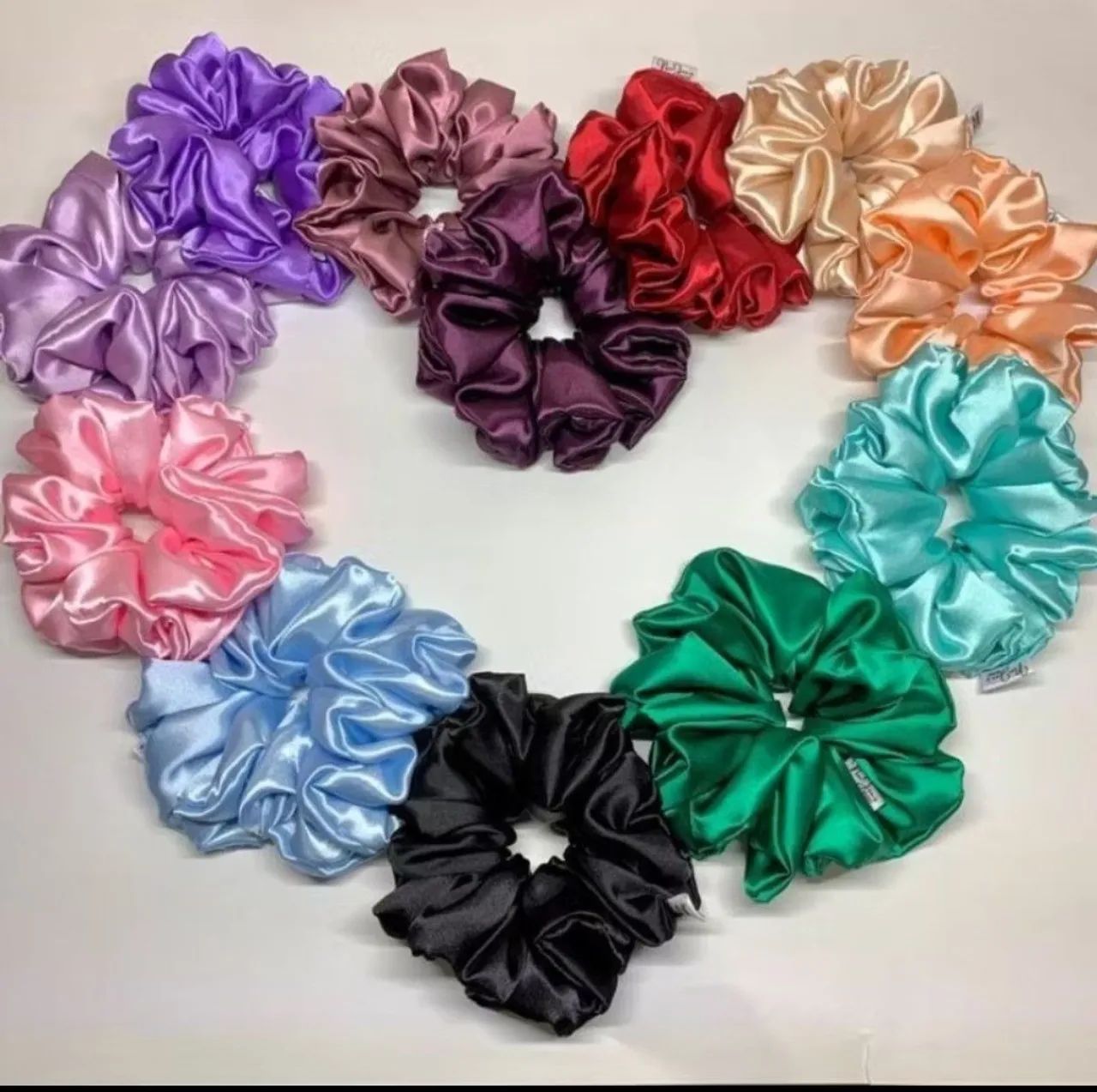 Xuxinha de cabelo scrunchies elegantes, fazemos todos os tamanhos ( Cidade: Bauru )