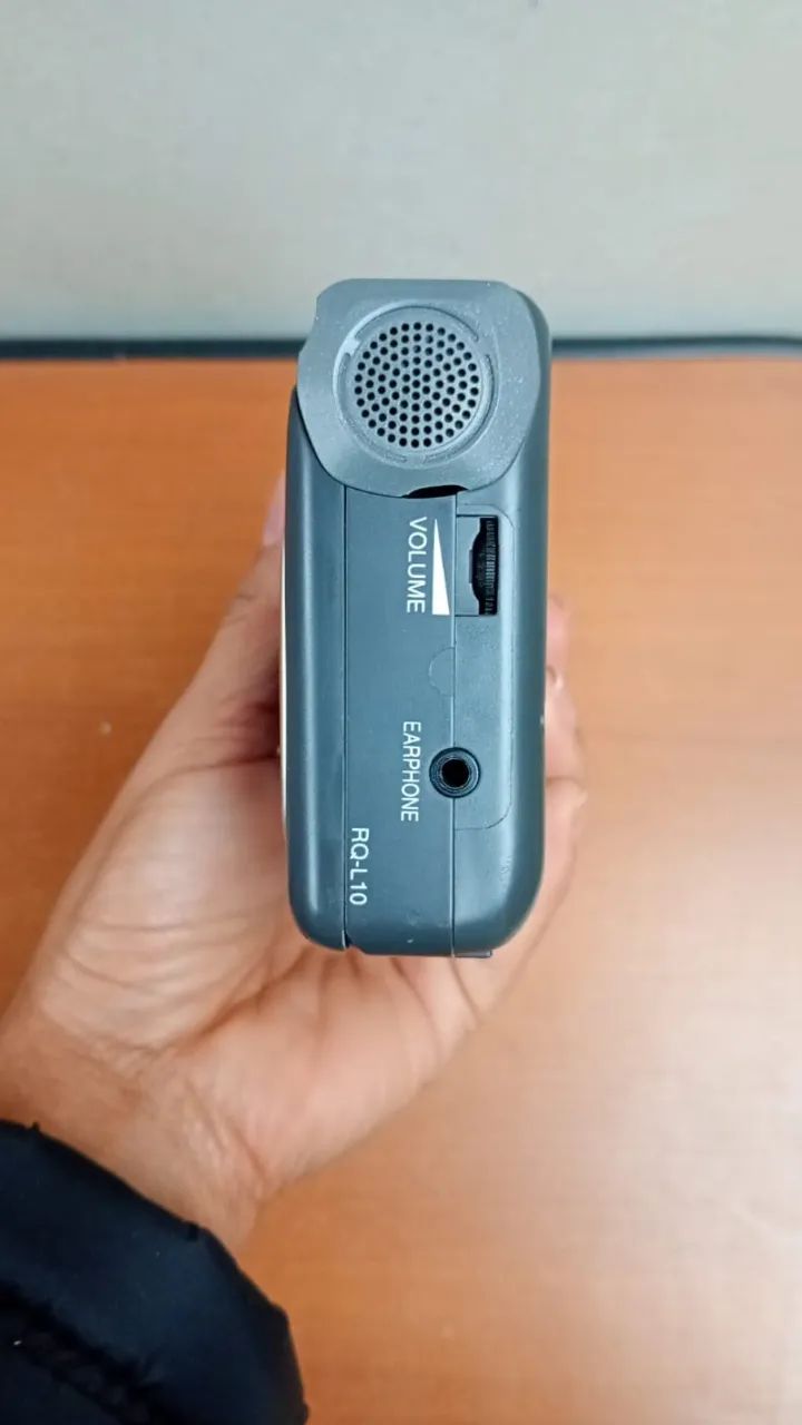 Este gravador de fita cassete portátil é o Panasonic RQ-L10 DV00143 - Foto 2