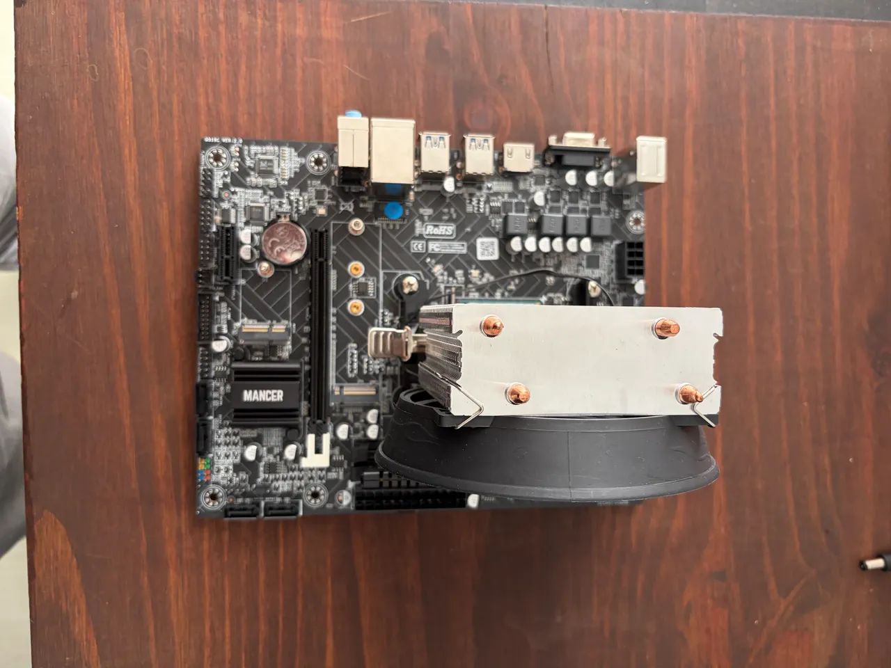 Kit Ryzen 2200g + b450m +16gb de ram 3200mhz