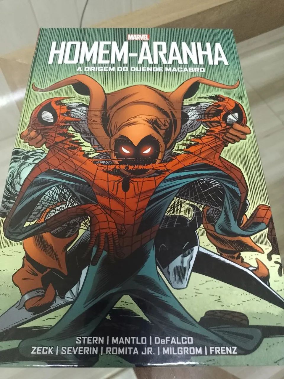Encadernado Homem Aranha - Duende Macabro. Ótimo estado.
