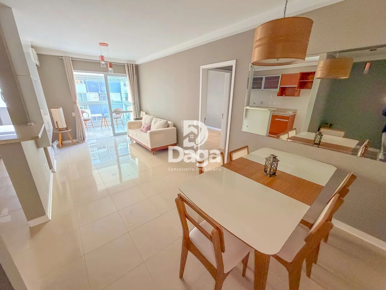 Apartamento 2 Dormitórios com Suíte e Sacada no Itacorubi