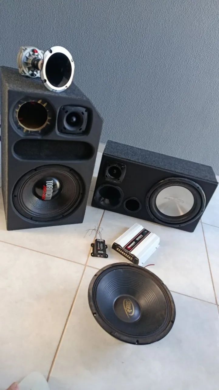 Triple Speaker Boxes442876144135720960