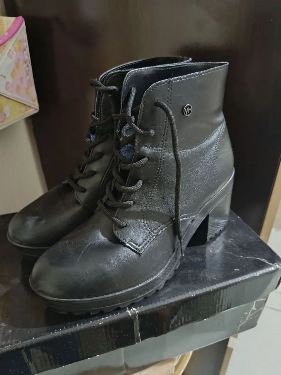 Bota feminina via Marte