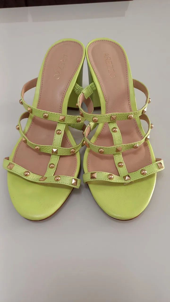 Sandália Arezzo verde N° 36