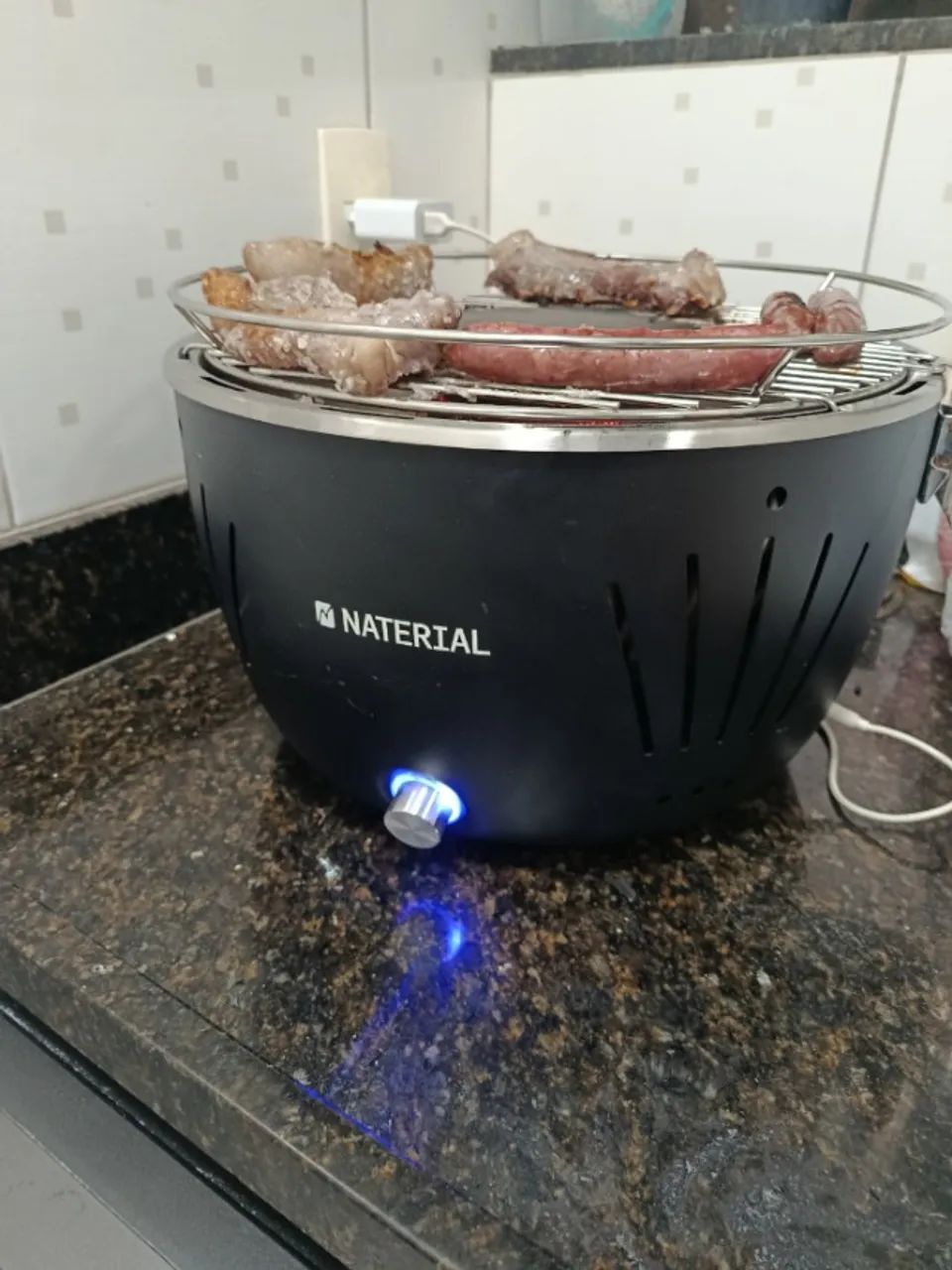 Churrasqueira elétrica com carvão 