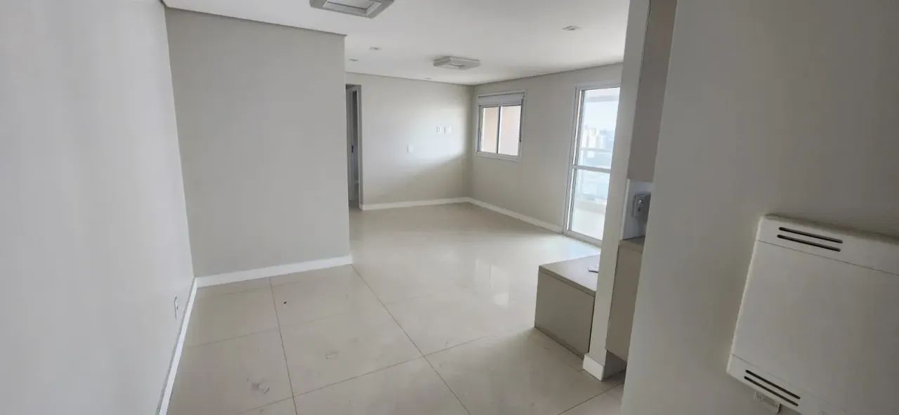 Apartamento com 76 m², duas vagas e deposito, com armários