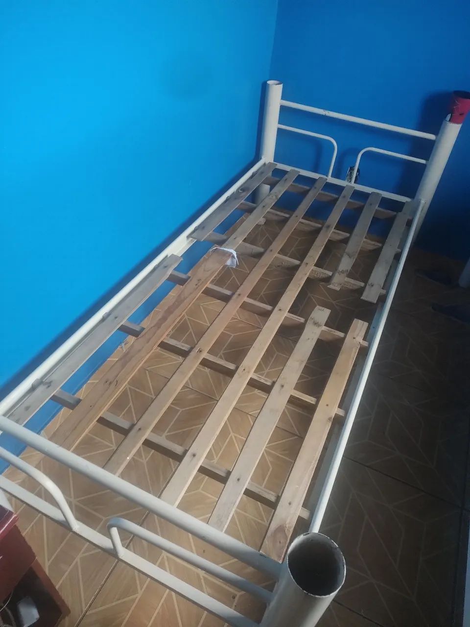 Vendo duas camas de solteiro  - Foto 2