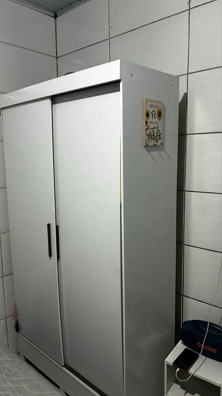 Guarda roupa semi novo - Foto 3