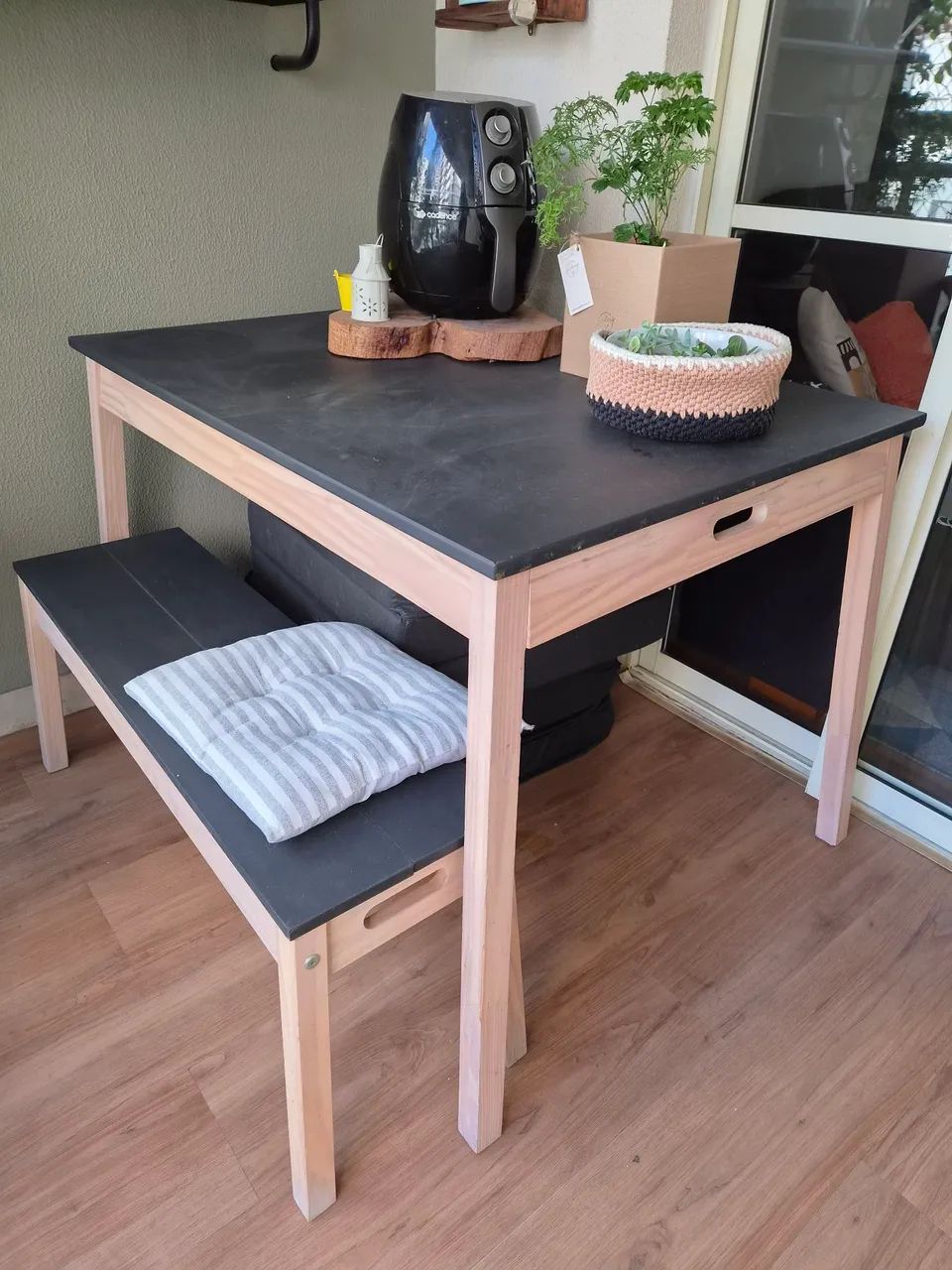 Mesa e banco 